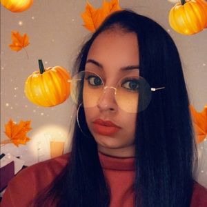 Meet your Posher, Vanessa